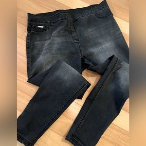 Coco Carmen Women’s black Jeans size XL pull on